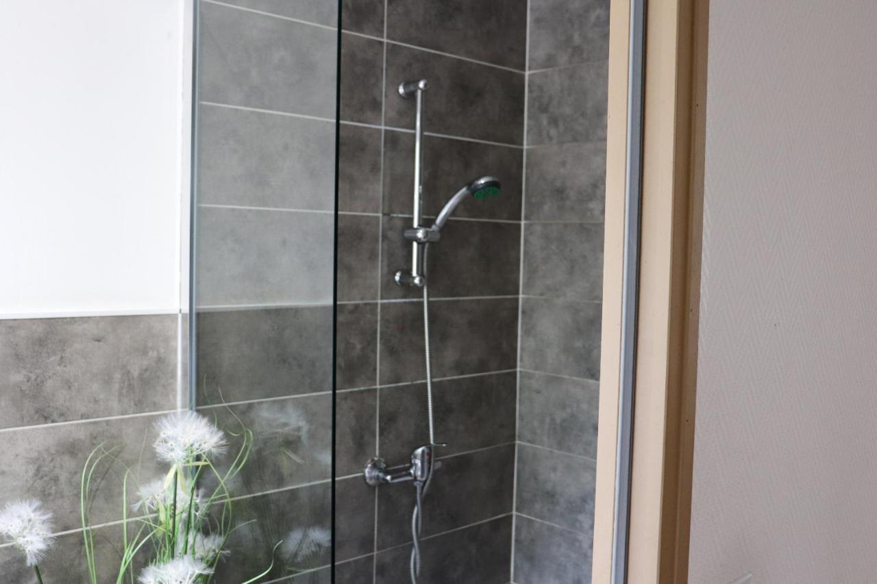 Charmant Studio Apartment ชาร์เลอวิลล์-เมซิแยร์ ภายนอก รูปภาพ