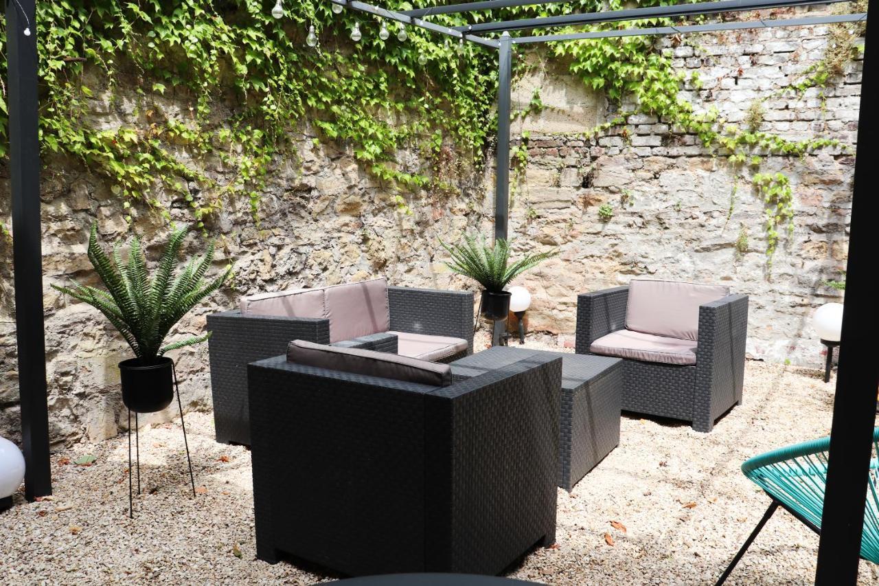 Charmant Studio Apartment ชาร์เลอวิลล์-เมซิแยร์ ภายนอก รูปภาพ